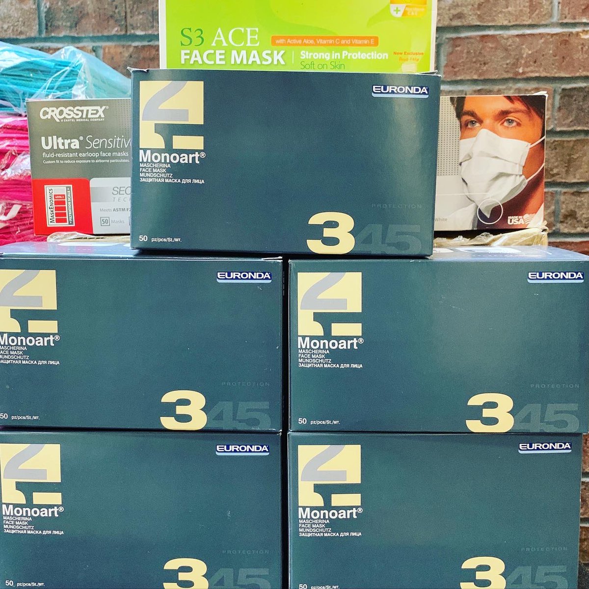 DeltaDentalOK's tweet photo. Just delivered our Foundation’s supply of gowns, face masks and nitrile gloves to @oumedicine - please do what you can to keep medical professionals and our community safe during this time! https://t.co/V0WW89LRUc