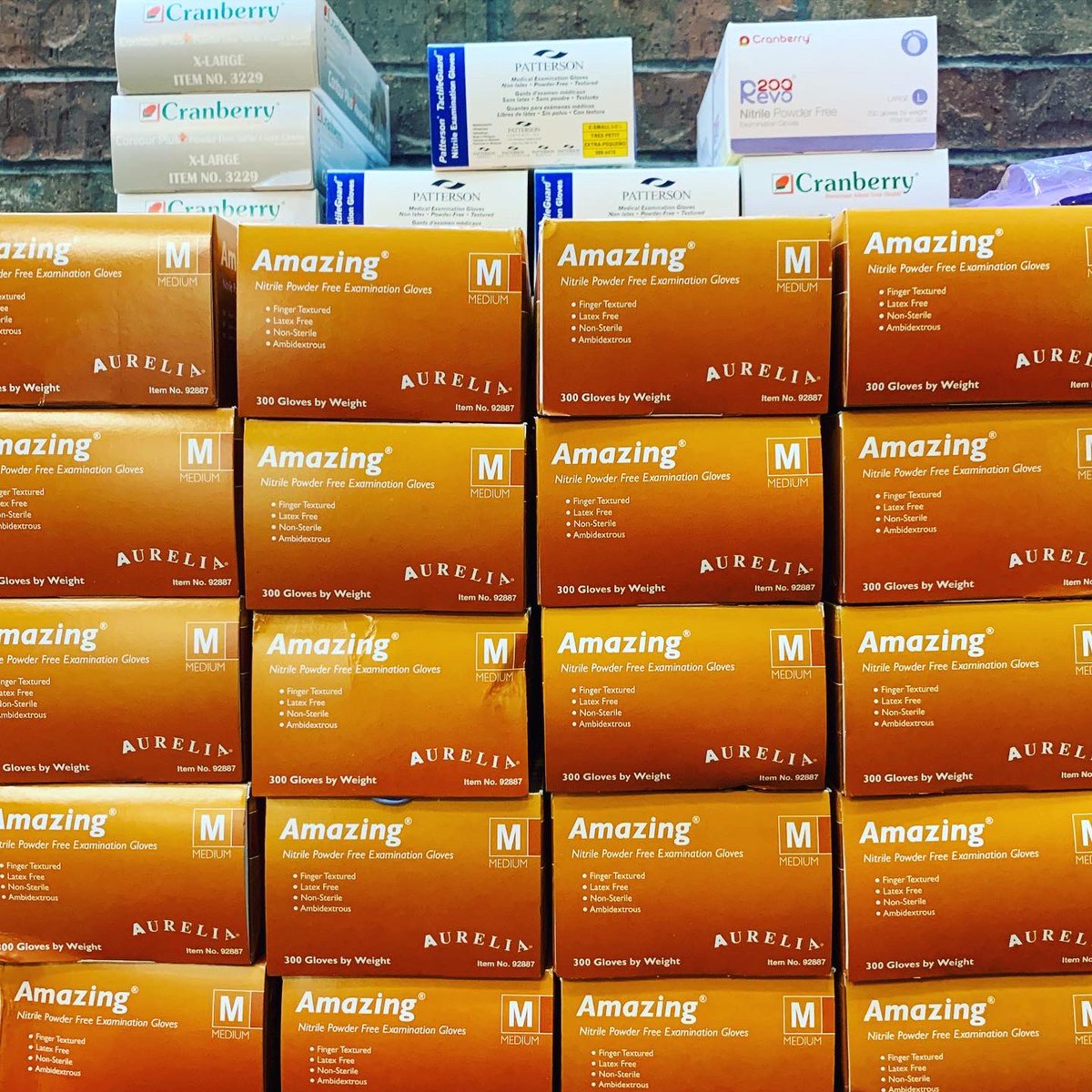 DeltaDentalOK's tweet photo. Just delivered our Foundation’s supply of gowns, face masks and nitrile gloves to @oumedicine - please do what you can to keep medical professionals and our community safe during this time! https://t.co/V0WW89LRUc