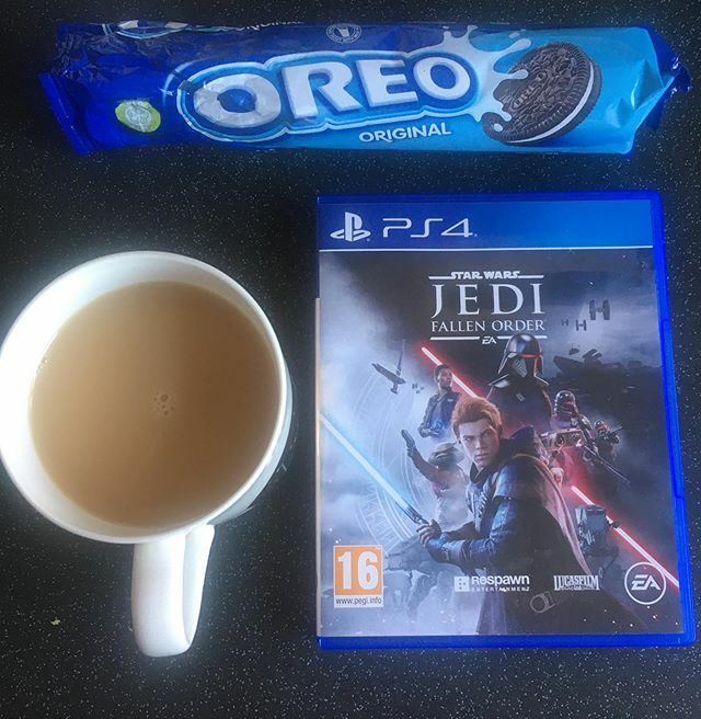 This lockdown has been brought to you by the @adambeardless starter pack. (I feel like we’re hanging out when I eat Oreos). #oreos #starwars #cuppa #fitzfriendsforlife ift.tt/2xhLrSN