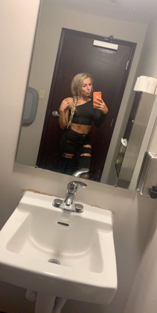 LukeBrittain_33's tweet photo. Someone tell me how I got so lucky 🥰 @isabellaknapp10 https://t.co/tkYKL6aqch