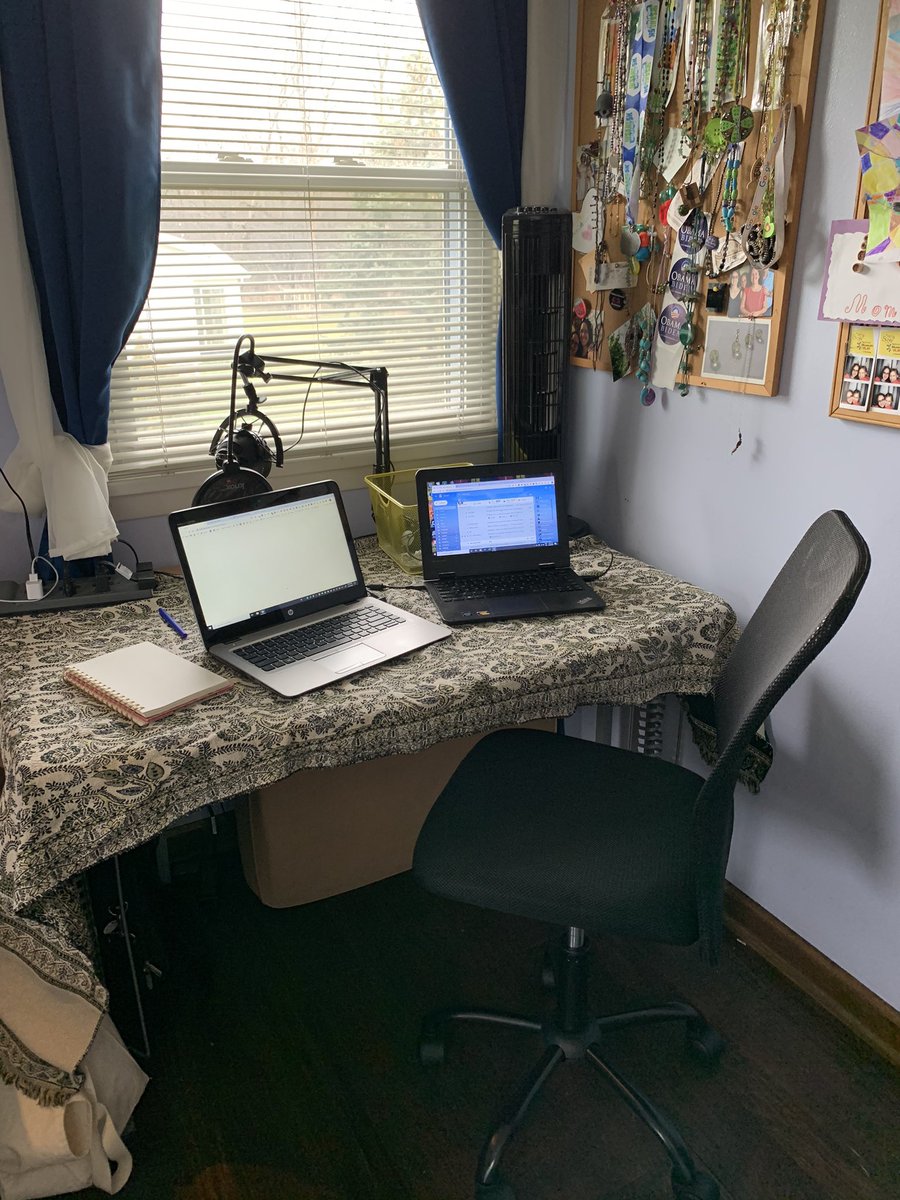 Finally set up my desk/podcasting corner since K1 is back and using their room again. Dragged this desk out of the crawl space and thankfully found all the screws. It has been in pieces for about 13 years! I also assembled my cheap amazon rolling chair.