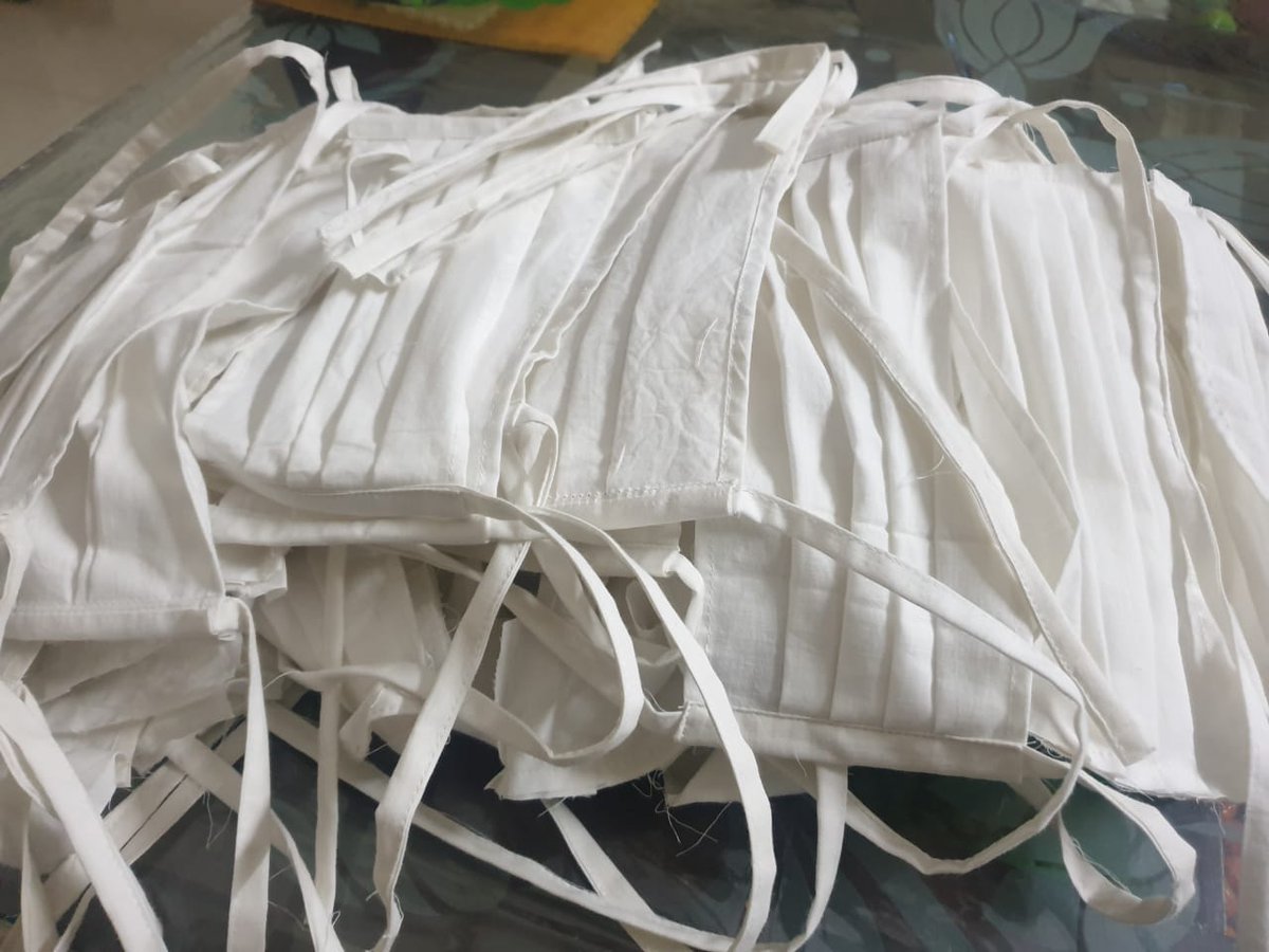 DespLnk's tweet photo. An outstanding humanitarian initiative, President NWRWWO, Smt Yasha Prakash has literally taken up the onus of preparing masks in-house. While prompting WWO members to take up the job voluntarily, she has today, on 24th March, personally stitched 60 masks from her own resources. https://t.co/jdsrHJQPxB