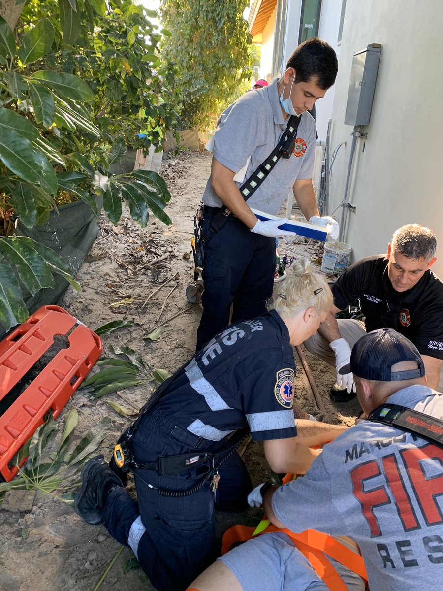 MarcoIslandFire's tweet photo. Engine 51 crew along with Chief 510 and Battalion 50 attend to a patient who fell from 15 feet off a roof. The patient was flown to Lee Memorial Hospital for further evaluation. #mifd #engine51 #rescue https://t.co/uPzxTTROlC