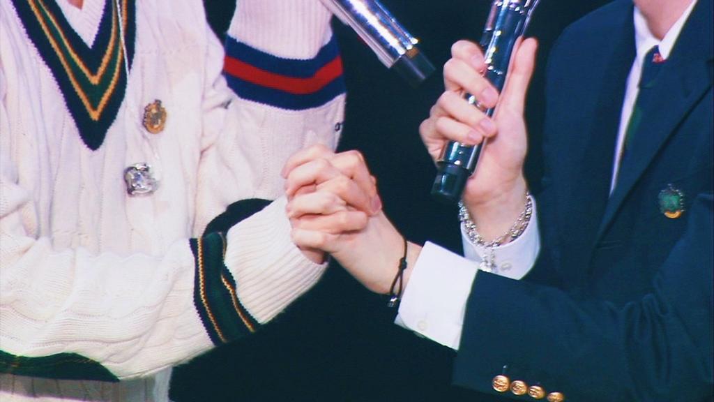 hand holding team taegi doing different types of hand holding [a thread]