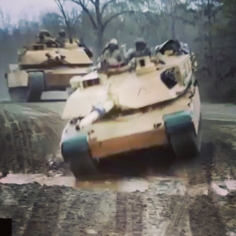 usarmyriverhead's tweet photo. Ever wonder what it’s like to operate &amp; Fire  a 65 ton piece of awesomeness? Well look no further , we have the job for you! M1A2 armor crew member! 🇺🇸💥
Training: •Field combat strategy
•Map Reading &amp; Scouting Techniques
•Armor offensive &amp; defensive … https://t.co/2fvbKezTB6 https://t.co/z07iyPTFwT
