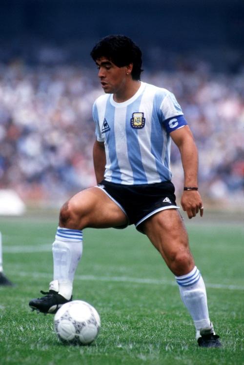 Now let's talk about Diego Maradona.He is considered GOAT candidate because:-1) Carried a weak team like Napoli to two Serie A titles.2) He won a WC with an average Argentina.