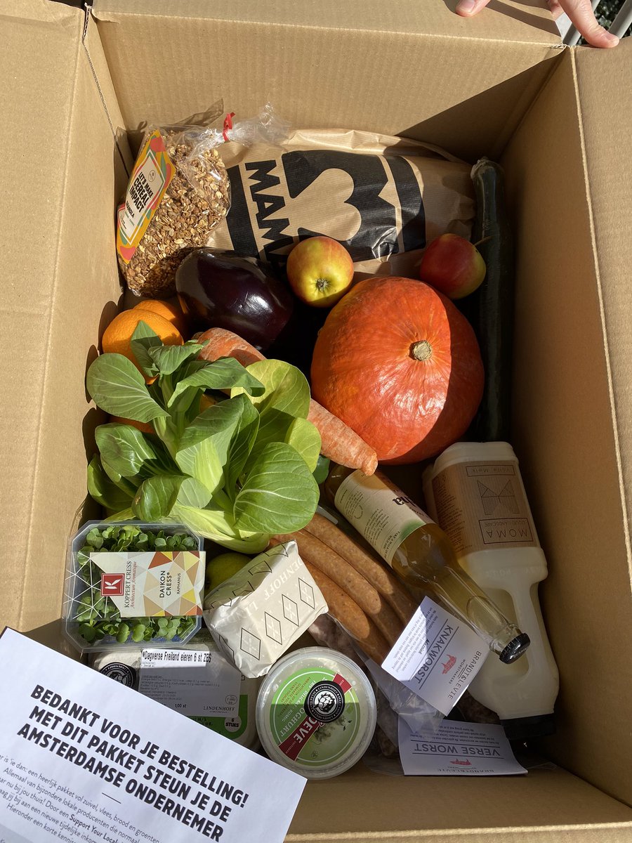 De #supportyourlocalsNL box is binnen! Aanradertje; je steunt lokale ondernemers én komt in aanraking met verrassende streekproducten. Alles vers en corona-proof thuisbezorgd👌🏻 Check supportlocals.nl. #samensterktegencorona