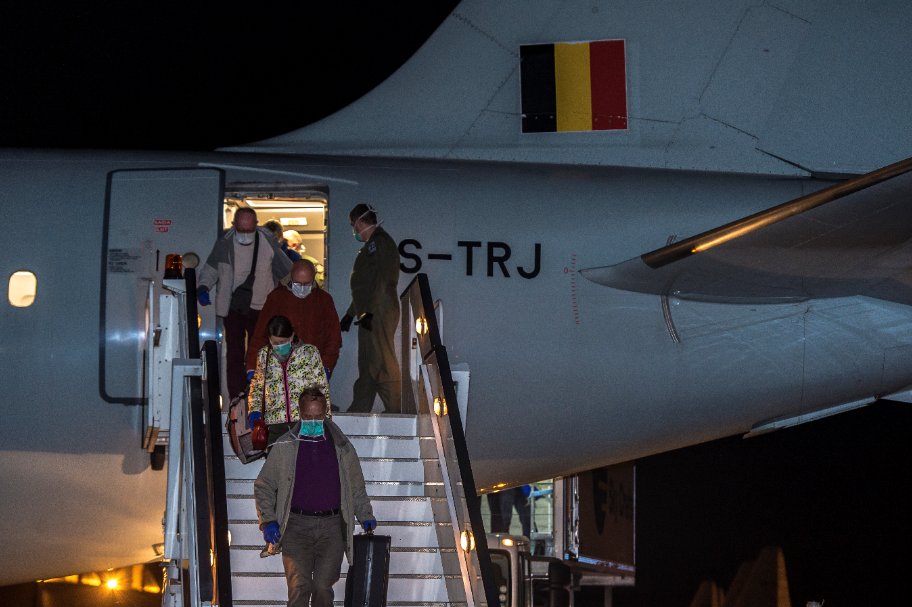 BeAirForce's tweet photo. A @BeAirForce consular flight brought back stranded compatriots from Spain. Our colleagues from @15WAirTransport and the military airport #BruMil as well as a 2WTac CBRN disinfection team have done a great job of bringing everyone back safe and sound. #Covid19 #StrongerTogether https://t.co/iFbD2PjKLJ