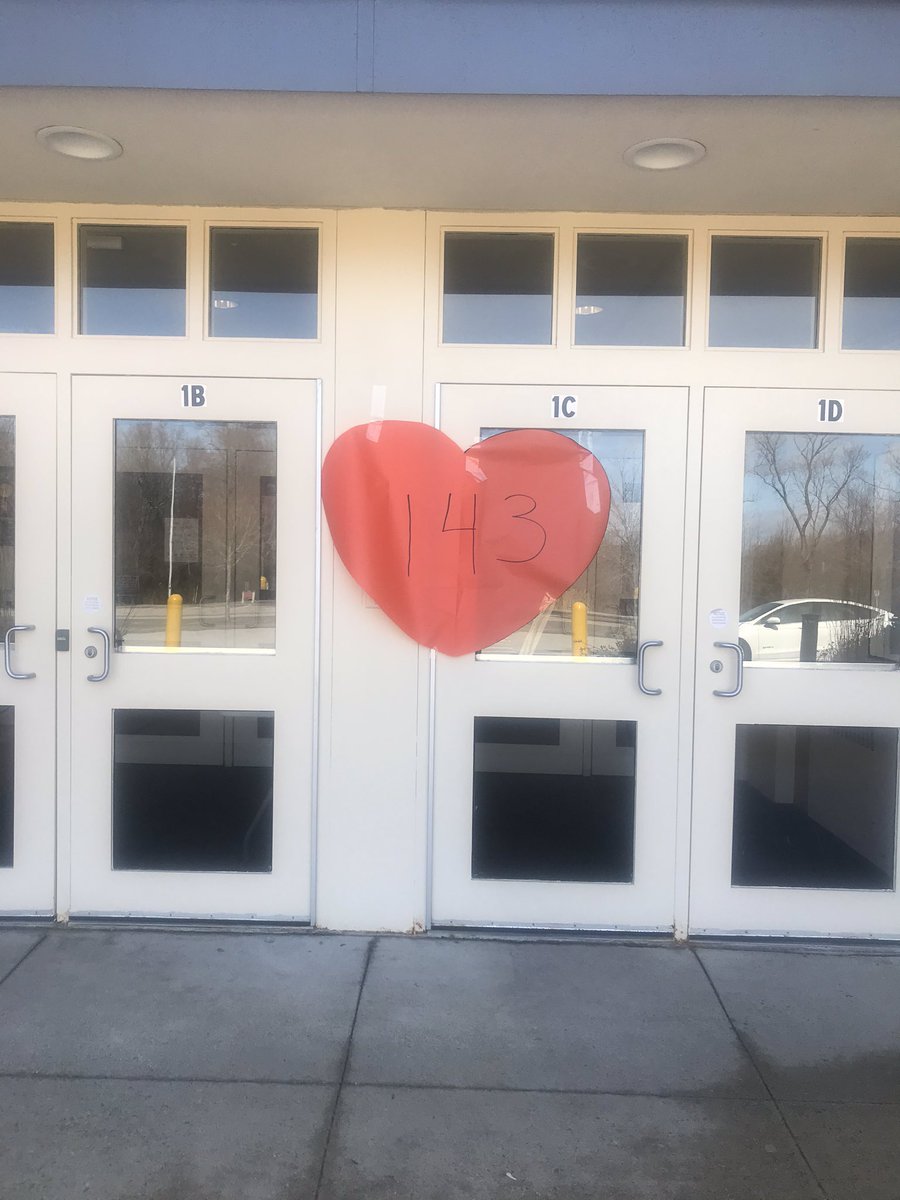 JOsgoodppal's tweet photo. Osgood is sending out Love ❤️ and appreciation to all the people helping to keep us safe #Nurses #Doctors #FirstResponders #allessentialworkers https://t.co/hxZngcQqZT
