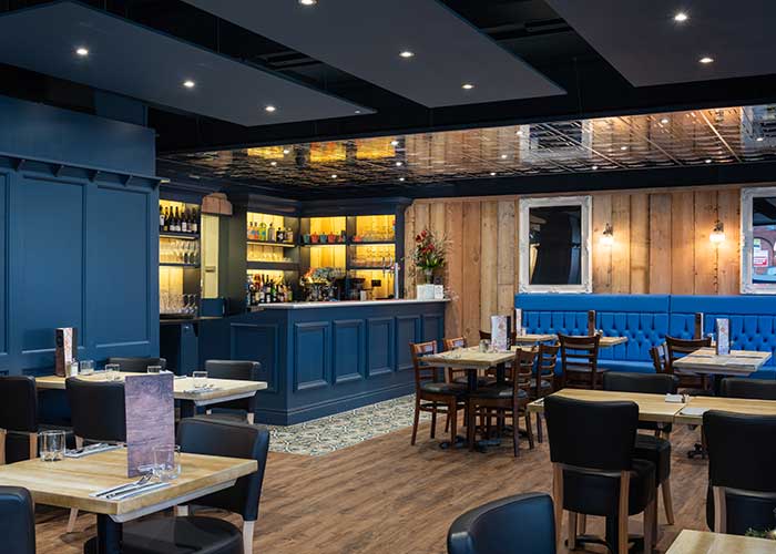 InteriorsSen's tweet image. 🔨 Fitting

Our installation teams are trained to very high standards and are supported by skilled tradesmen. We work with the client to keep disruption to a minimum and we are flexible enough to work around your opening hours.