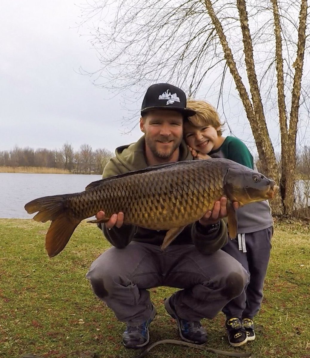 top_tactic's tweet photo. Make the most of it with your family during these tough times. You can still enjoy the outdoors as long as you keep your distance and find a place with not many people. #urbancarpcollective #philadelphia #FatherAndSon #selfquarantine https://t.co/91uubUn1sA