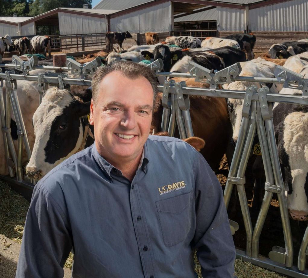 Mitloehner: “Those of you producing food are doing such an incredibly important service to society. Without the medical community and the agricultural community, where would we be?” via <a href="/sermowire/">sermo.wire</a> ow.ly/M5eL50yUnFo #LCC2point0 @AbFarmAnimal <a href="/GHGGuru/">Frank Mitloehner</a>