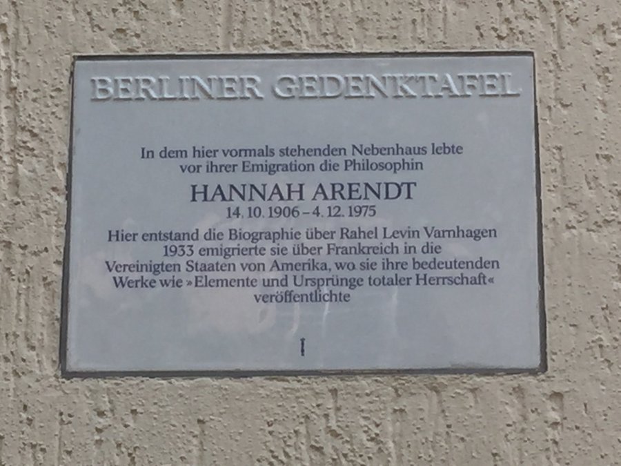Before Hannah Arendt was captured by the Gestapo in 1933 & forced to flee, she lived at Opitzstraße 6, Berlin-Steglitz with her 1st husband Günther Stern. This is where she wrote most of Rahel Varnhagen. The apartment was destroyed & this Gedenktafel marks an approximate location