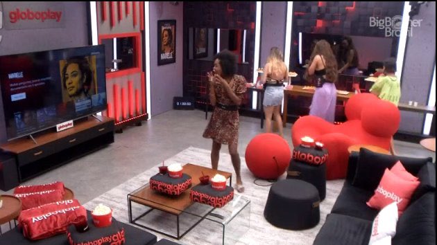 VIDEODESTATUS1's tweet photo. a Thelma, Manu, Rafa e Gabi vão assistir ao documentário MARIELLE eu to muito grato #BBBB20 https://t.co/mCKBtal8V9