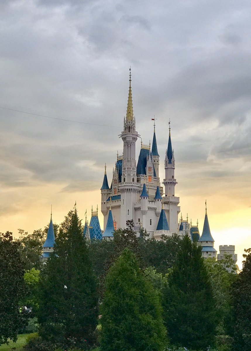 WDWPlainCrazy's tweet photo. The PlainCrazy fam should be on our way to @WaltDisneyWorld today. So we are watching @4KWDW all day to ease the pain! #WaltDisneyWorld #DisTwitter https://t.co/DhFg6eIvBN
