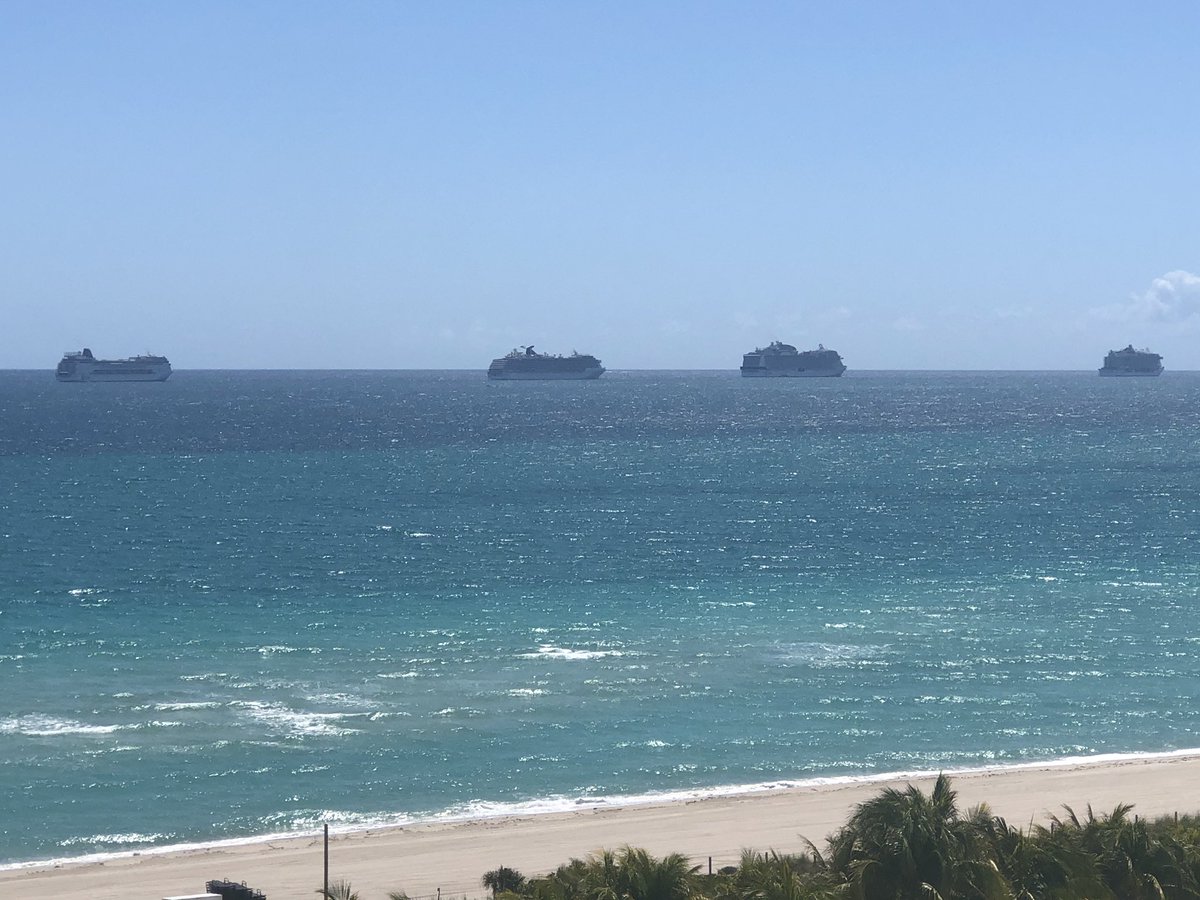 FernandoFiore's tweet photo. Captains of these cruise ships are very serious about SOCIAL DISTANCING.
Los capitanes de estos cruceros están siguiendo el protocolo de DISTANCIAMIENTO SOCIAL al pie de la letra 
#SocialDistancing #separacionsocial
#COVID19 #yomequedoenelbarco #IStayHome #IStayShip #noteacerques https://t.co/3v1u0dnUQr