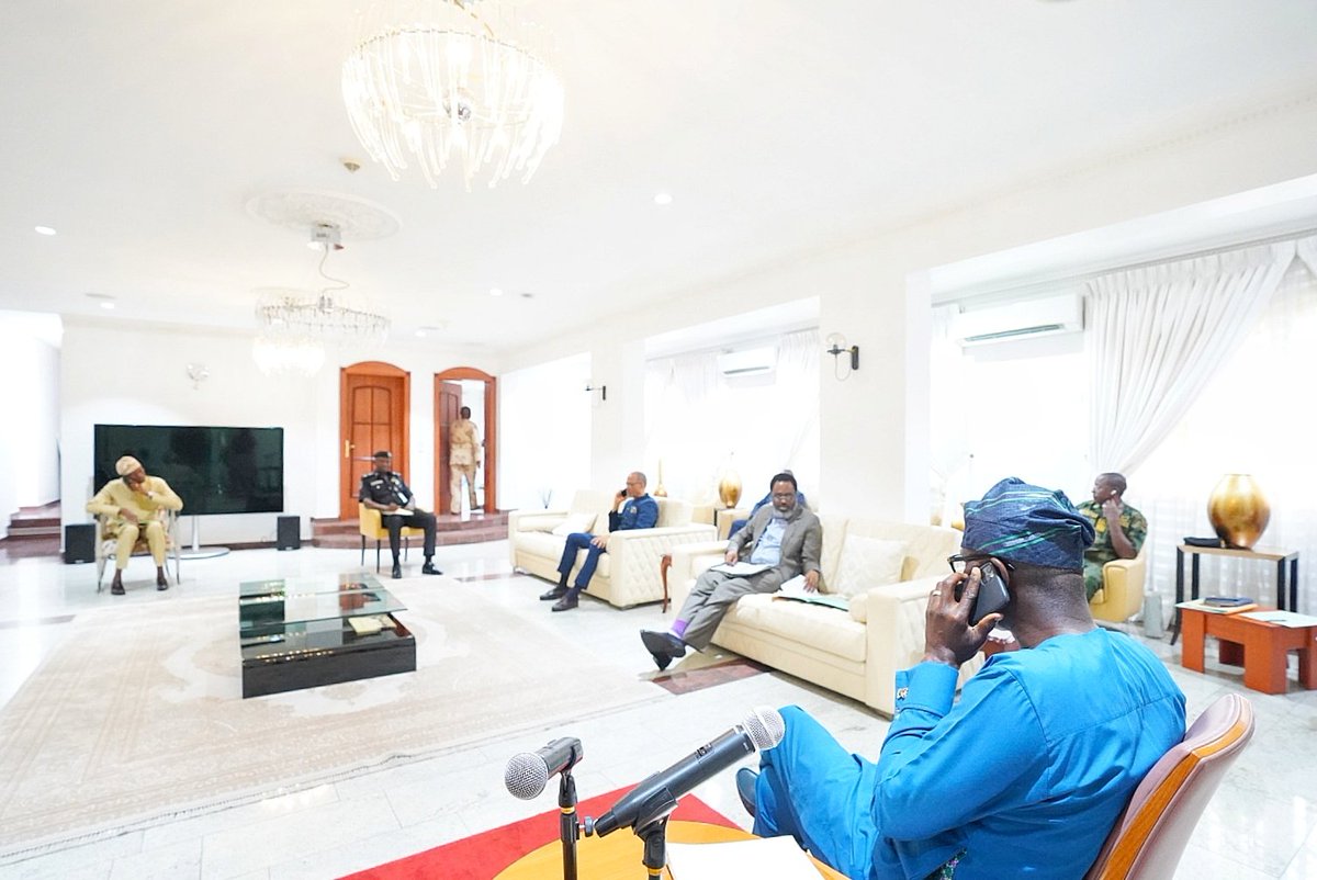 jidesanwoolu's tweet image. As we make all effort to fight #COVID19, we also need to ensure that our security is improved to ensure unsavory characters do not take advantage of the situation.

The State Security Council met today observing #SocialDistancing while planning for our state.

#StayHomeStaySafe