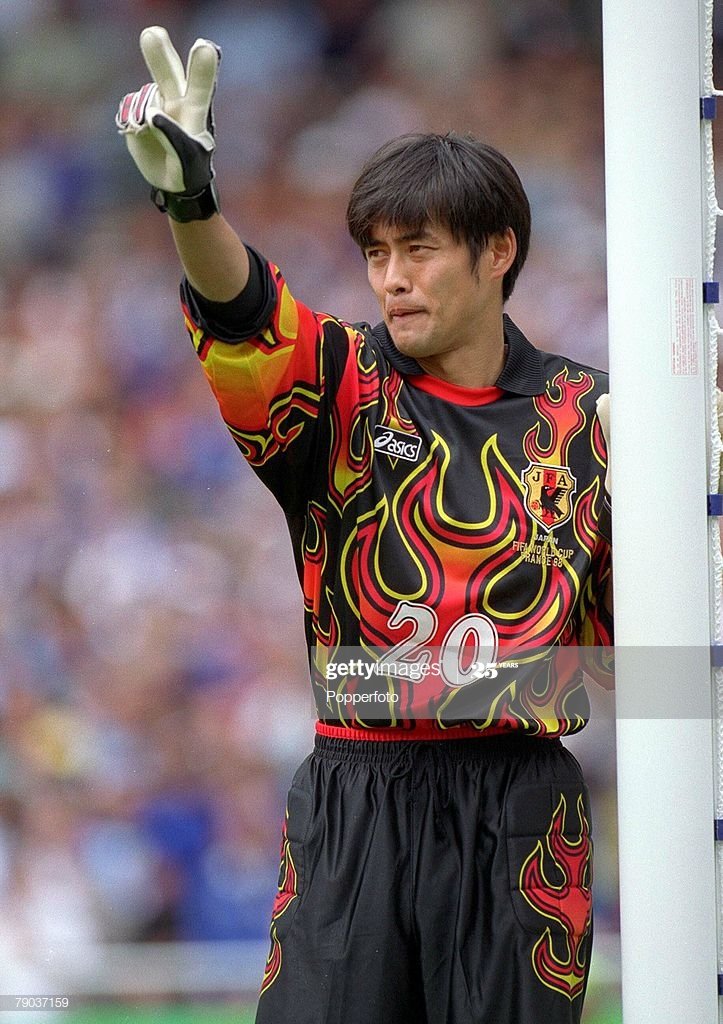 ✌ Juan´t Fernandon´t on Twitter: "@futboltrotters El uniforme del arquero de Japón en el mundial de Francia es una joya de la couture deportiva. https://t.co/sOrDSIDV0t" / Twitter