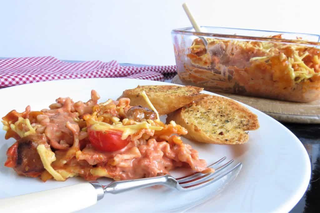 Eastmagazines's tweet image. Quick and simple recipe for a hearty family meal. buff.ly/2CkLNXz #easyrecipe #quickfood #pastabake #RecipeOfTheDay #recipe