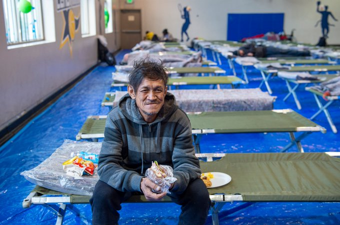 CountyofLA's tweet photo. .@LAHomeless winter shelters are open and operating 24/7. Check here for shelter numbers, locations, and transportation pick-up spots: https://t.co/FasXr5Hja9 
 
For more info, please call the Winter Shelter Hotline at 1-800-548-6047 (available 24/7). https://t.co/noFnEdKLz7