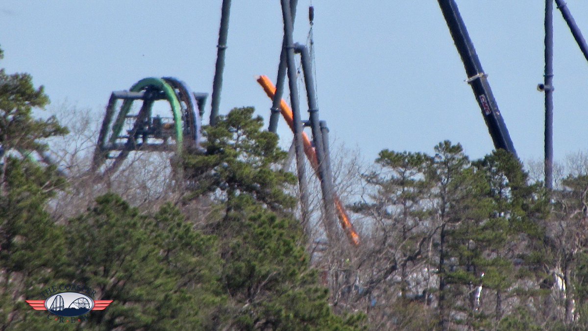 Coastercrew's tweet photo. 🚨BREAKING NEWS🚨 JERSEY DEVIL COASTER FIRST TRACK PIECE HAS BEEN INSTALLED. @SFGrAdventure 

#JerseyDevilCoaster #SixFlags #SixFlagsGreatAdventure #Summer2020 #CoasterCrew https://t.co/jjiSv0YXcF