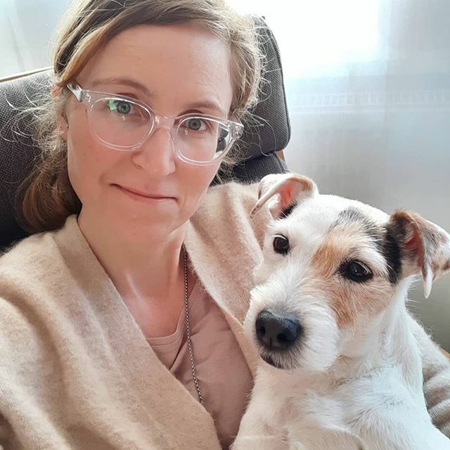 Another day at home, another cuddly pet pic. This time from <a href="/pedro/">Pedro Torres-Mackie</a>.the.parson, whose owner wears the Mike in Clear.

Sending love from the Selima Optique family. We hope you and your families are holding up (and not arguing too much!). Tag us in your #sh… instagram.com/p/B-IYS1fpiKV/