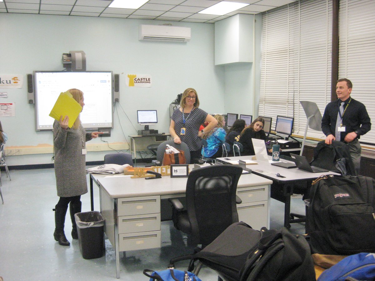 KStephensAHS's tweet photo. The dynamic instructional trio of Mrs. McPartland, Mr. Burke, &amp; Mrs. King offer pro support for student research techniques ! https://t.co/zz38eXgJMw