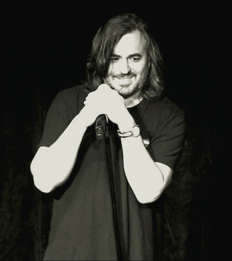 aash_jackson's tweet photo. I’m sorry but @BQQuinn looks hella fine with his long hair ❤️ Bring this back? Bring the long hair back, want to run my hair through it! Sorry quarantine life! #QuarantineLife #CoronavirusLockdown #brianquinn #ImpracticalJokersTheMovie #impracticaljokers #trutv https://t.co/jWM4accREq