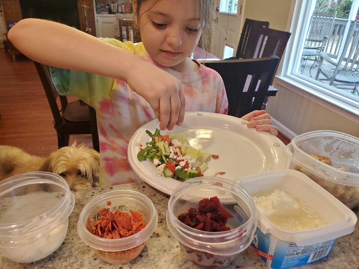 Teacher workday means that this mom still has kitchen duty during her lunch (1/2) hour! #FCSrising #teachersrock <a href="/ShakeragElem/">Shakerag Elementary</a>