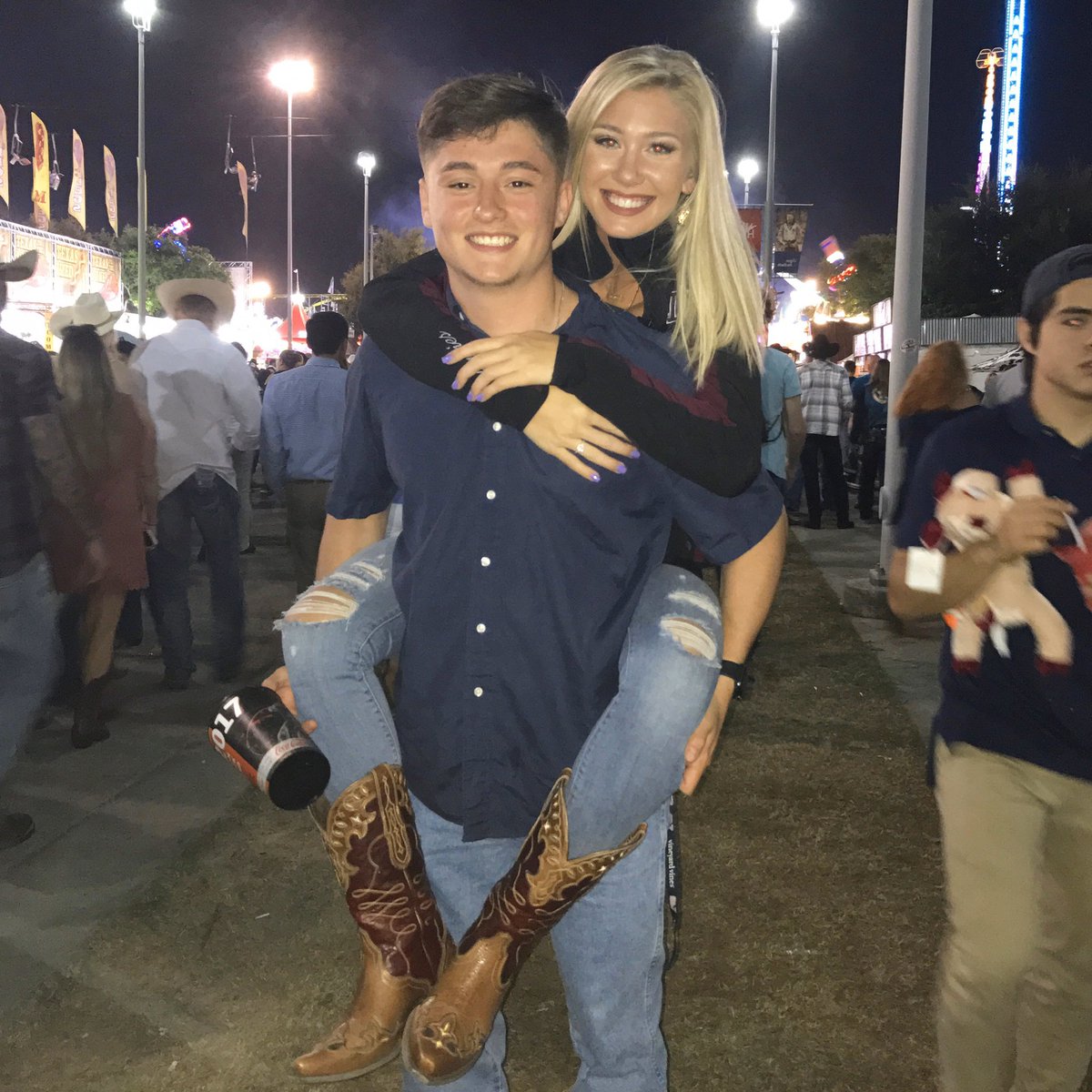 _deannarae_'s tweet photo. 2017-2020 with this stud muffin https://t.co/9y3AZTzsDk