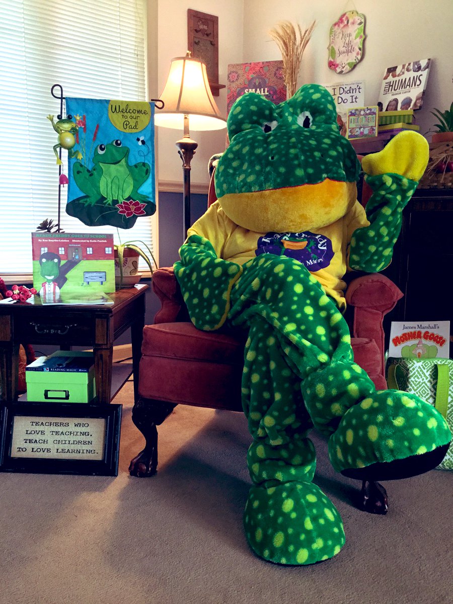 ReadyFreddyWSFC's tweet photo. Freddy has his learning space ready. Watch here and on Facebook &amp; Instagram for updates on his adventures from home. 🏡 Retweet to your friends who have Preschool &amp; Kindergarten age children so they can follow Freddy’s adventures. 🐸 @wsfcs @PrekWs #wsfcsEarlyLearning https://t.co/AhkFbhIChS
