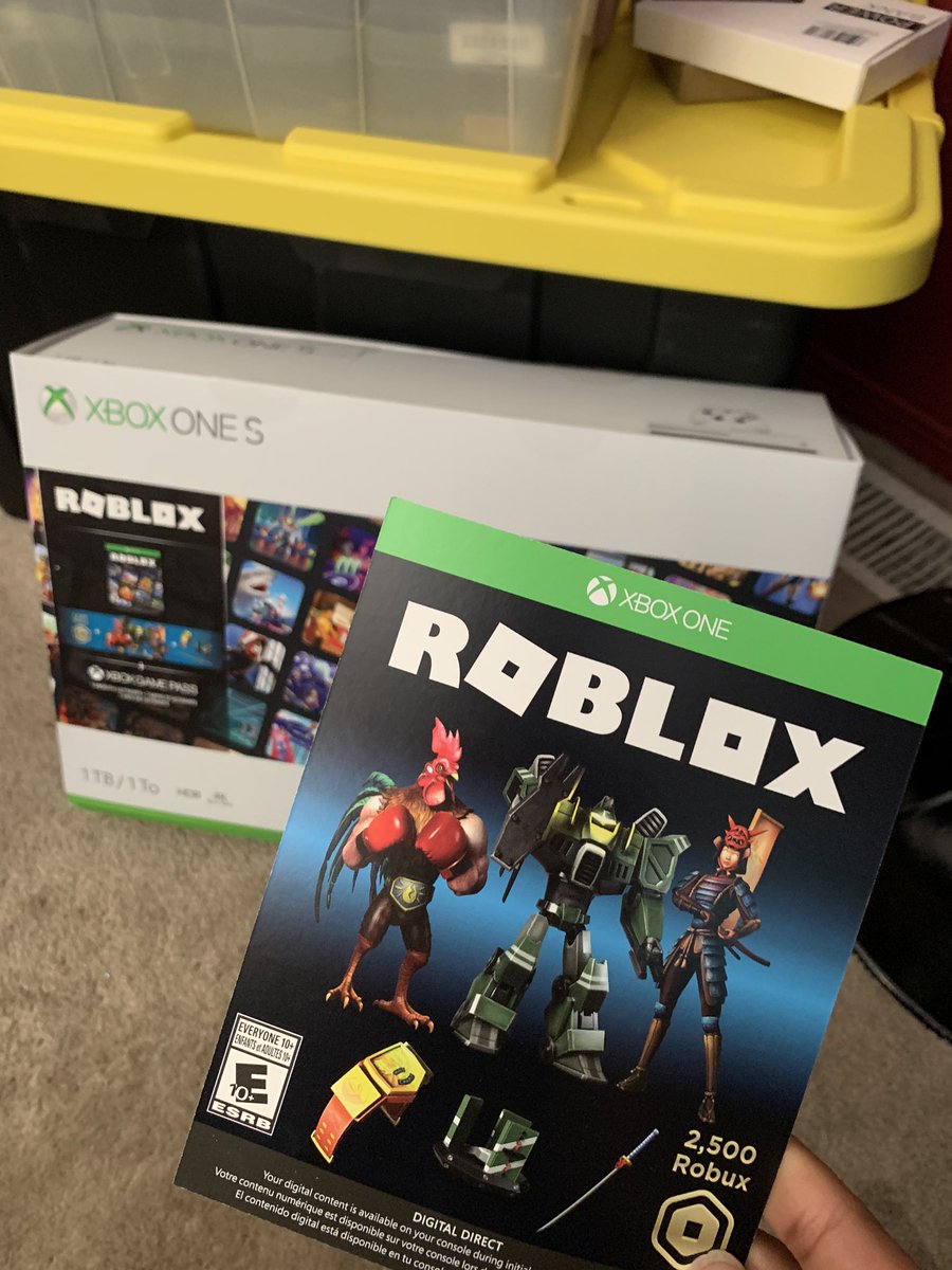 Code Razorfish Sur Twitter I Want To Clarify My Previous Tweet Microsoft Gave Me This New Xbox One S Roblox Bundle To Try Out Thank You Xbox If You Want To - my roblox avatar on my xbox one