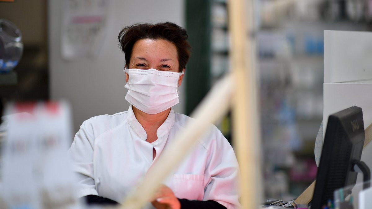 monaco__info's tweet photo. 🙏🏼#Remerciements
Quelques photos pour mettre à l’honneur les pharmaciens de la Principauté qui sont prêts à vous recevoir dans leur officine. https://t.co/zLCtKT1elj
