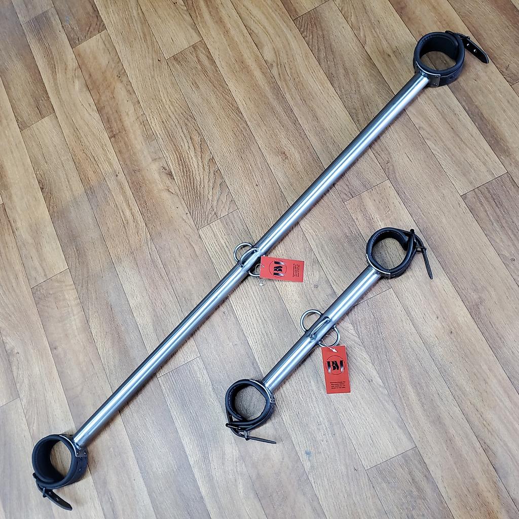 BallisticMetal's tweet photo. Looking for a custom sized Spreader bar? Just ask. Here's a 12" & 40" Big Barrel Spreader Bar set with our Neoprene Restraint Cuffs. #spreaderbar #custombdsm #custombondage #spreaderbars #spreaders https://t.co/KaqmagrjUf