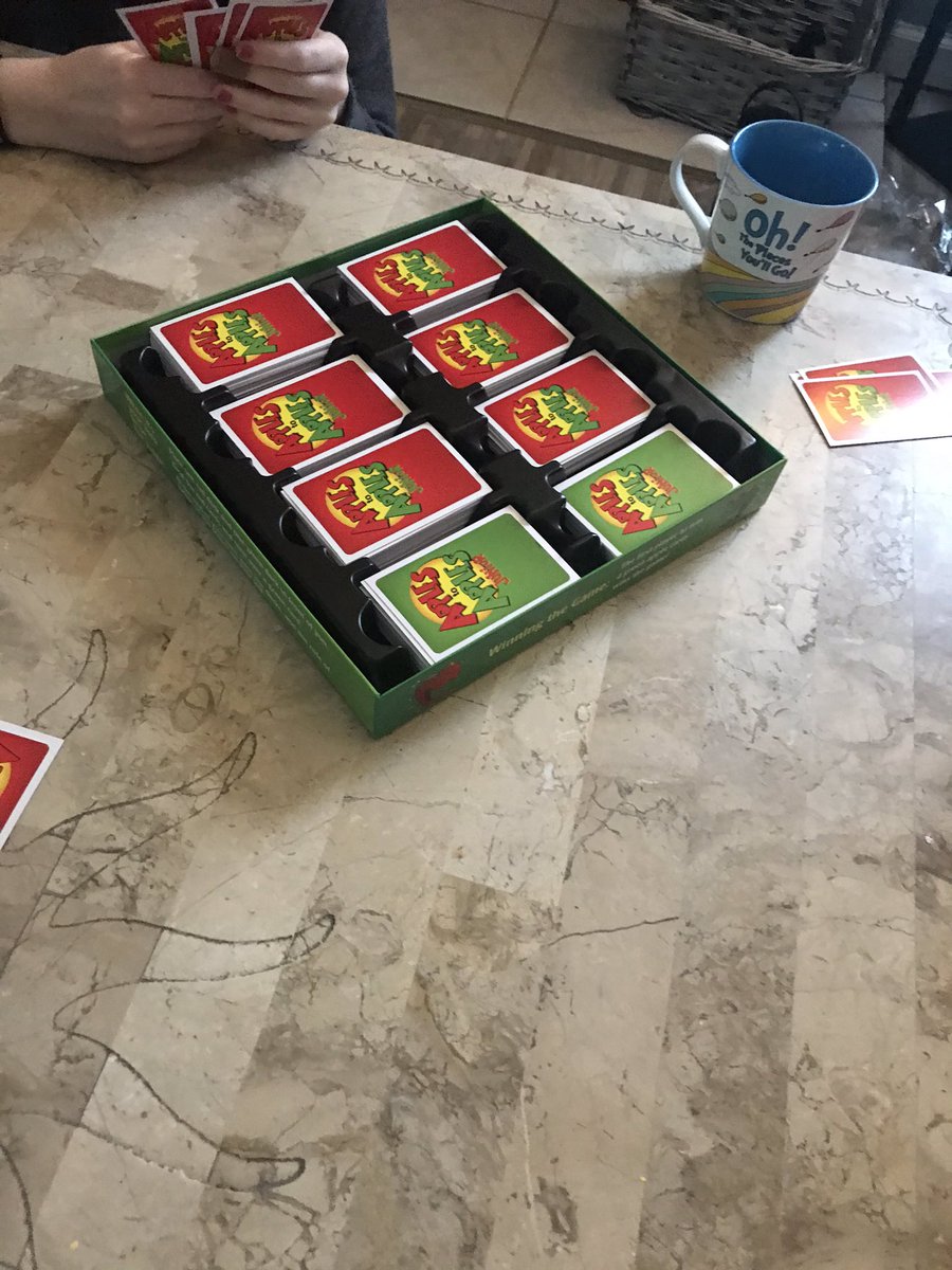jaydenjordanR's tweet photo. @Team_AcworthES Jayden and Jordan playing apples to apples jr. https://t.co/fThXRuCa85