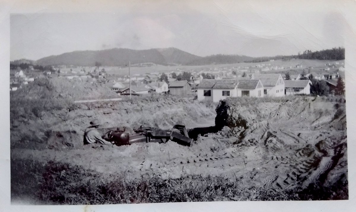CusterAreaChamb's tweet photo. Did you know the first Custer sign in Big Rock Park was made of wood and built in the 1940s by Leland and Clifford Kelley? Read our new blog "Memories of the first Custer Sign" to learn more. https://t.co/Piw8j8vjJp

#custersd #history #blackhills #SouthDakota https://t.co/uth6ttYvYG