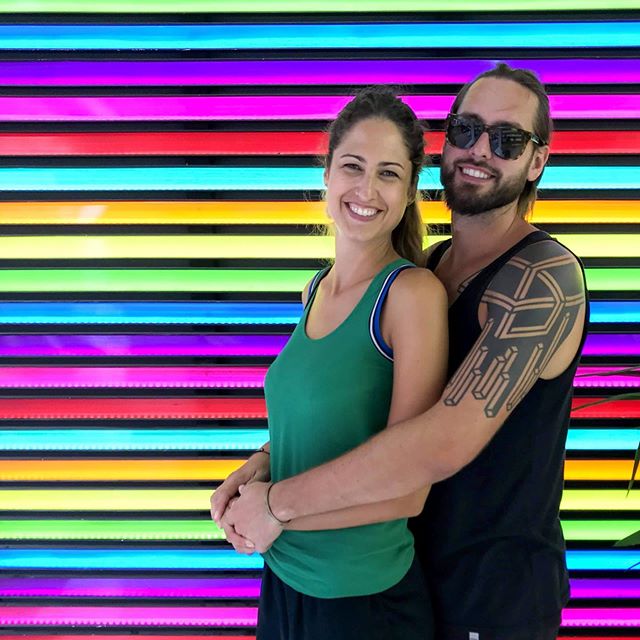 Well we can’t hug our friends but at least we can hug each other. #silverlining

📸 instagram.com/p/B-ICH1YBT2-/ via tweet.photo