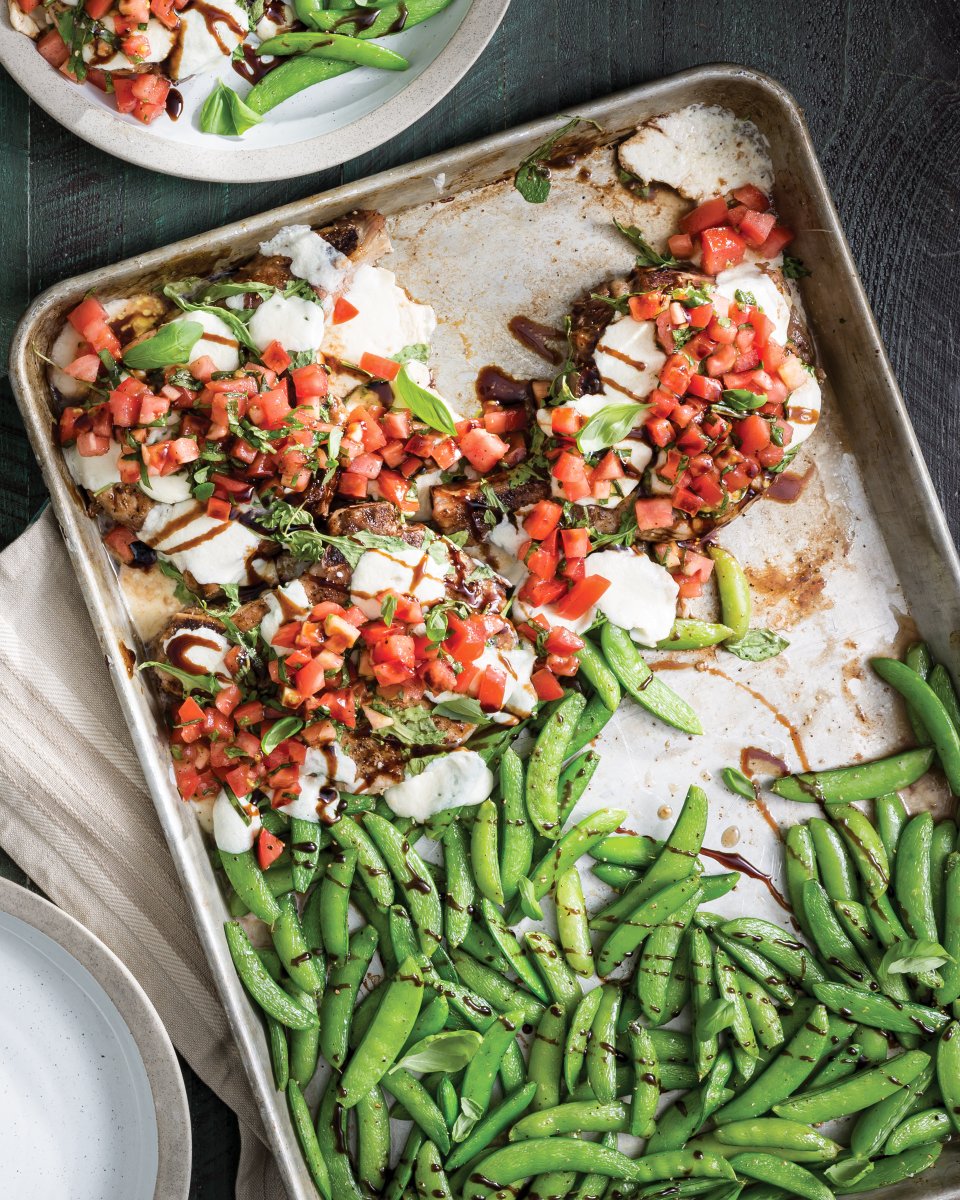 TasteMag's tweet photo. Weekdays call for #sheetpan suppers like these #easytomake #Tomato #Basil #PorkChops. https://t.co/lFFiRK3HAA
#tomato #tomatoes #basil #porkchops #pork #dinner #supper #hearty #sheetpansupper #easyrecipes #mozzarella #southern #southernfood https://t.co/UiUE20xAow