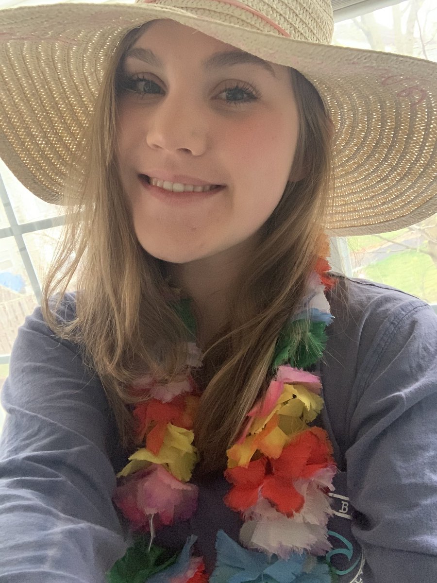 Happy beach day!! ☀️🌊🌸