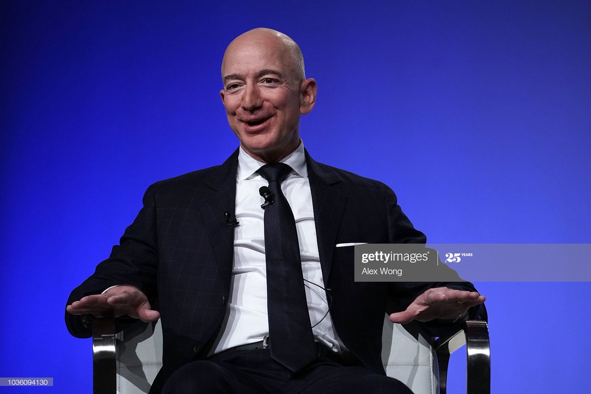 ErnestoEkaizer's tweet photo. #Covid19 Noticia bomba! Jeff Bezos, el dueño de Amazon, pide al público que done dinero para ayudar a los empleados de Amazon. Ha lanzado un fondo inicial de 25 millones de $. Se le calcula a Bezos una fortuna de 100.000 millones de dólares...y se valora a Amazon en 1 billón de $ https://t.co/c081esrkMz