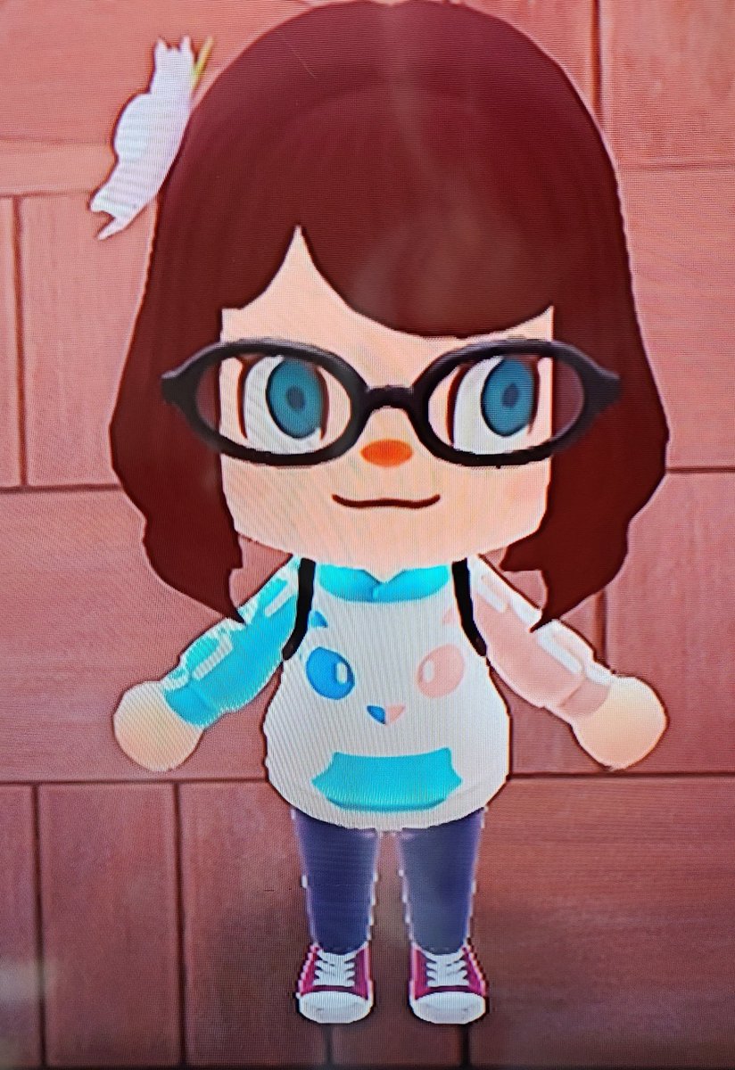 SavvyOSykes's tweet photo. @JustCallMeKota Hey! I made my favorite hoodie in ACNH! I'd love to share the QR code with you when I get access 🐼💙 https://t.co/LdTx88niXl