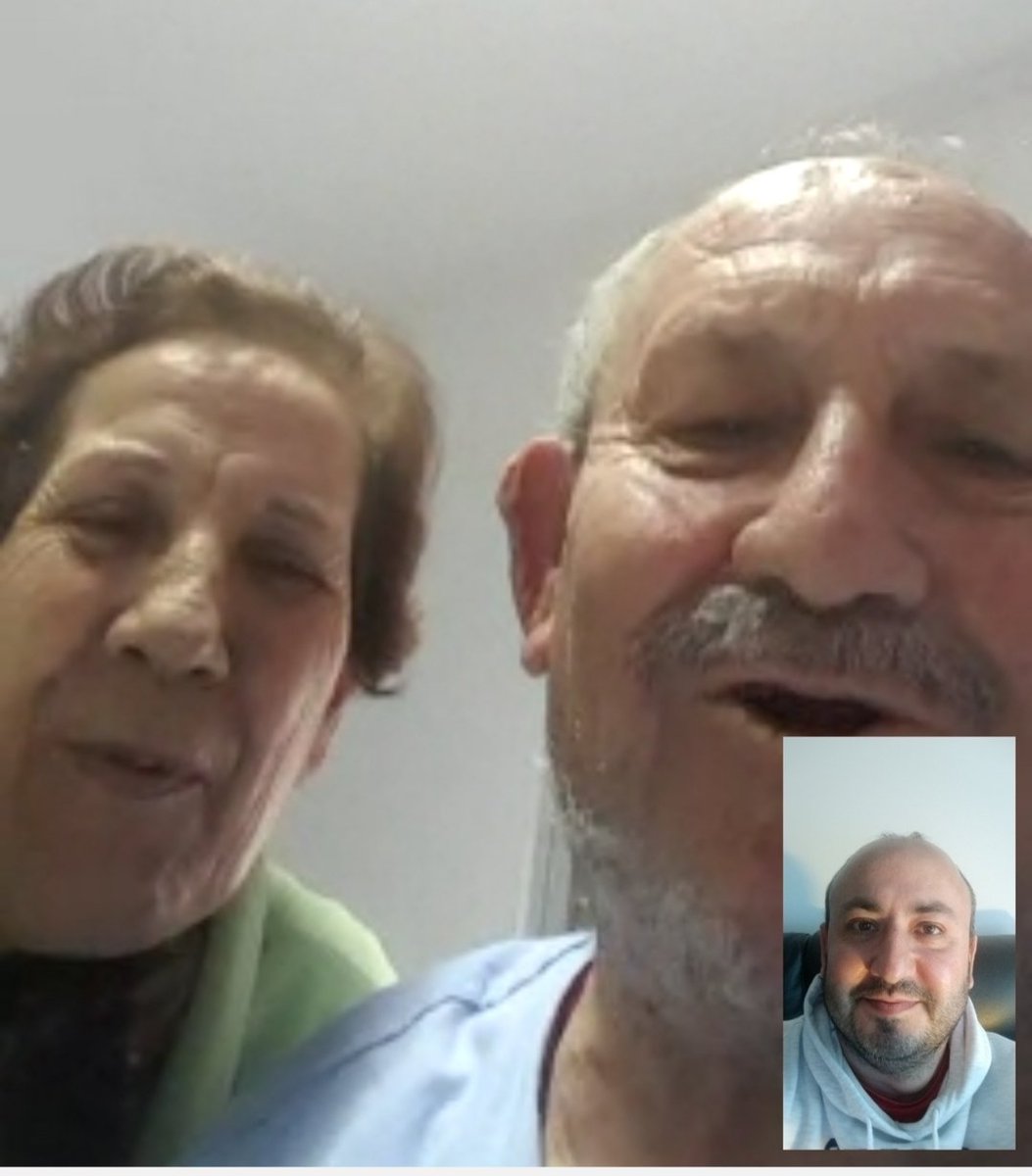 juancvillena's tweet photo. Acabo de recibir una videollamada. Me he esperado a llorar a que acabe. Mi madre Lola (74 años) acaba de dar su primer negativo en #COVID19 y mi padre Juan (80 años) está casi curado de la neumonía. Necesitaba una noticia así y por fin ha llegado. Paso a paso. Trabajo de equipo https://t.co/QzAyKrq1pN