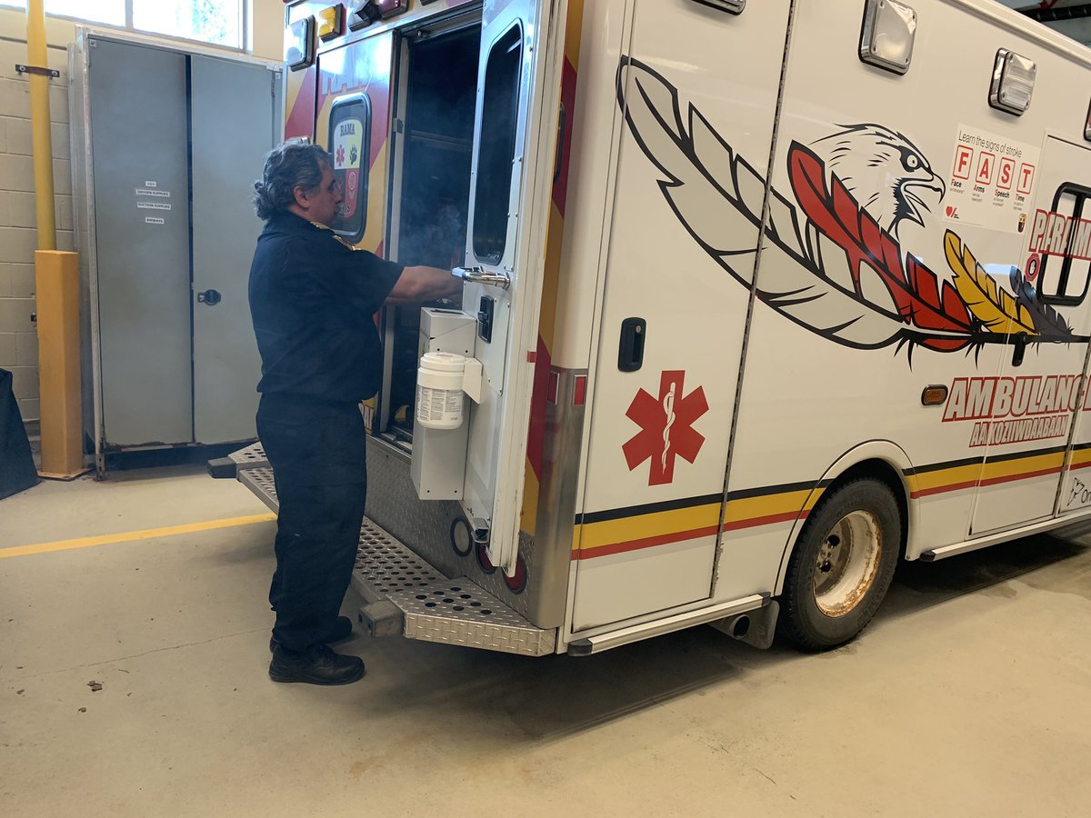 RamaParamedics's tweet photo. Chi Miigwech to @RamaFireRescue Assistant Chief Simcoe for providing our crew, trucks, equipment and base with a smudge this afternoon. Smudging helps to purify the area and to bring positive energy in and negative energy out. https://t.co/z6CvpUrRIA