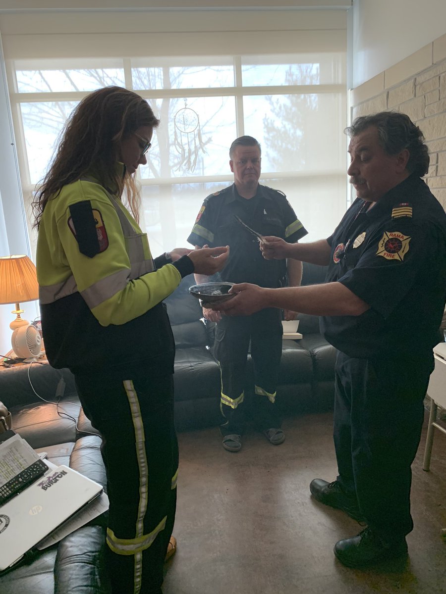 RamaParamedics's tweet photo. Chi Miigwech to @RamaFireRescue Assistant Chief Simcoe for providing our crew, trucks, equipment and base with a smudge this afternoon. Smudging helps to purify the area and to bring positive energy in and negative energy out. https://t.co/z6CvpUrRIA