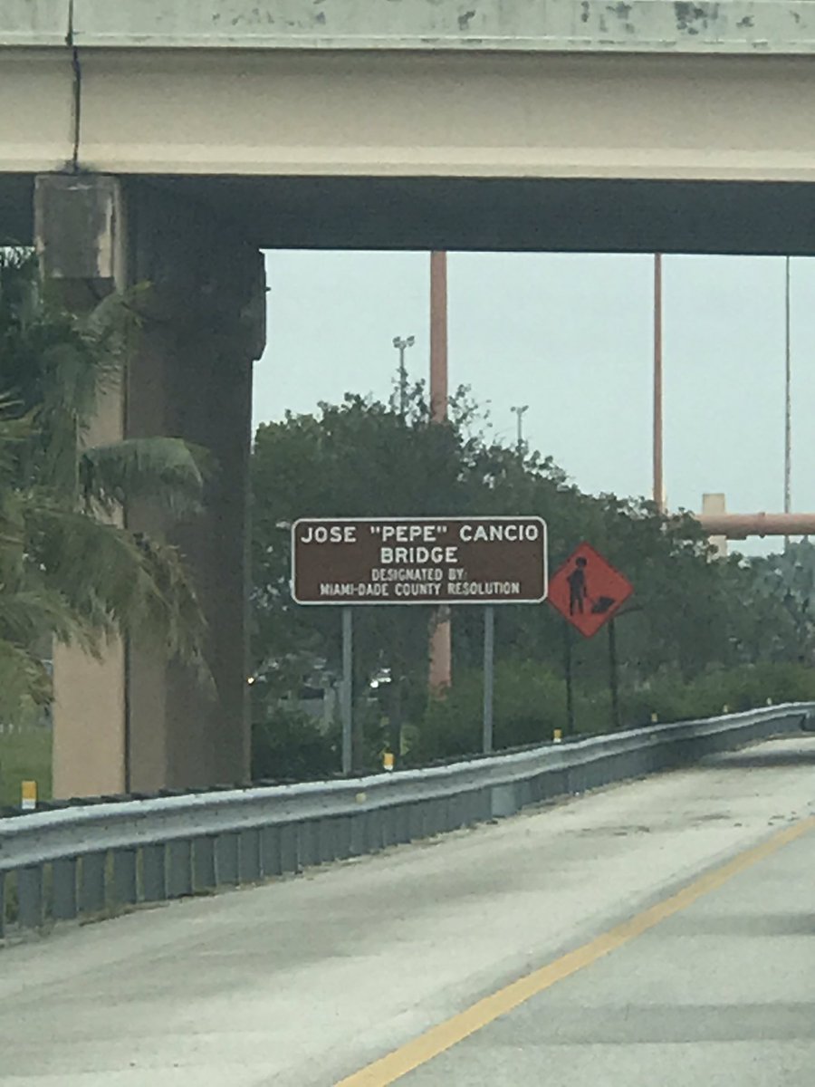 brandonsantoss's tweet photo. We love a Bridge named after CLC’s Monster Rookie Debut Song “PEPE”!
@CUBECLC #CLC #PEPE #CLCPEPE https://t.co/wjFfLGRCK1