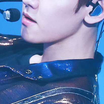 baekhyun's sexy jawline: an important thread 