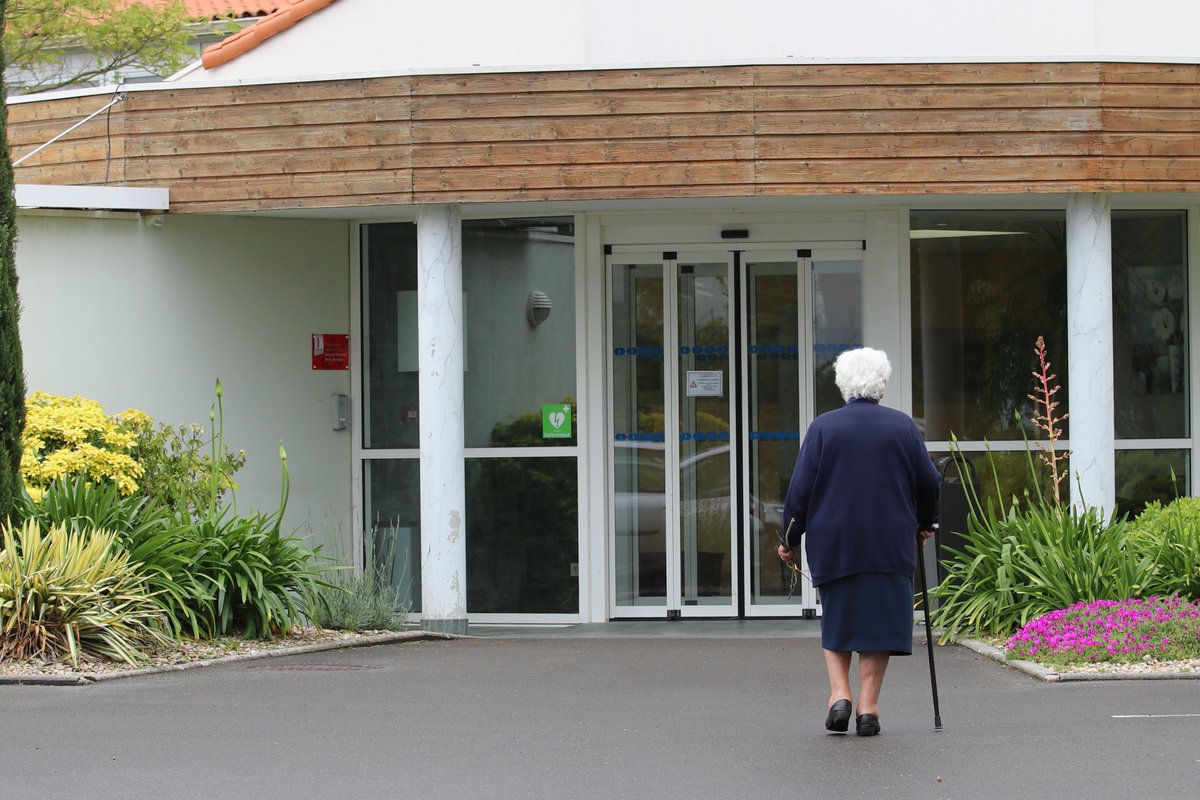 #Coronavirus Des mesures d’urgence ont été annoncées par le <a href="/YvesAuvinet/">Yves Auvinet</a> président du <a href="/DepVendee/">Département Vendée</a> à destination des entreprises et des associations vendéennes.
Les explications sont sur vendee.fr 👉bit.ly/2UgDF4x