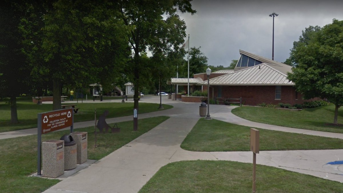 IDOT_Illinois's tweet photo. Our rest areas remain open, and we are diligently cleaning them, but a few are closed due construction or maintenance issues. If we do have to close a building, the parking lots will remain open. A map of rest areas and their status can be found at https://t.co/sp492koiR8 (1/2) https://t.co/JoM8KZDK5c