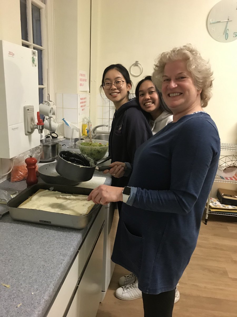 rmsboarders's tweet photo. Making our tea , lasagne, salad and garlic bread #rmsboarding #iloveboarding https://t.co/UKbvRoEHBp