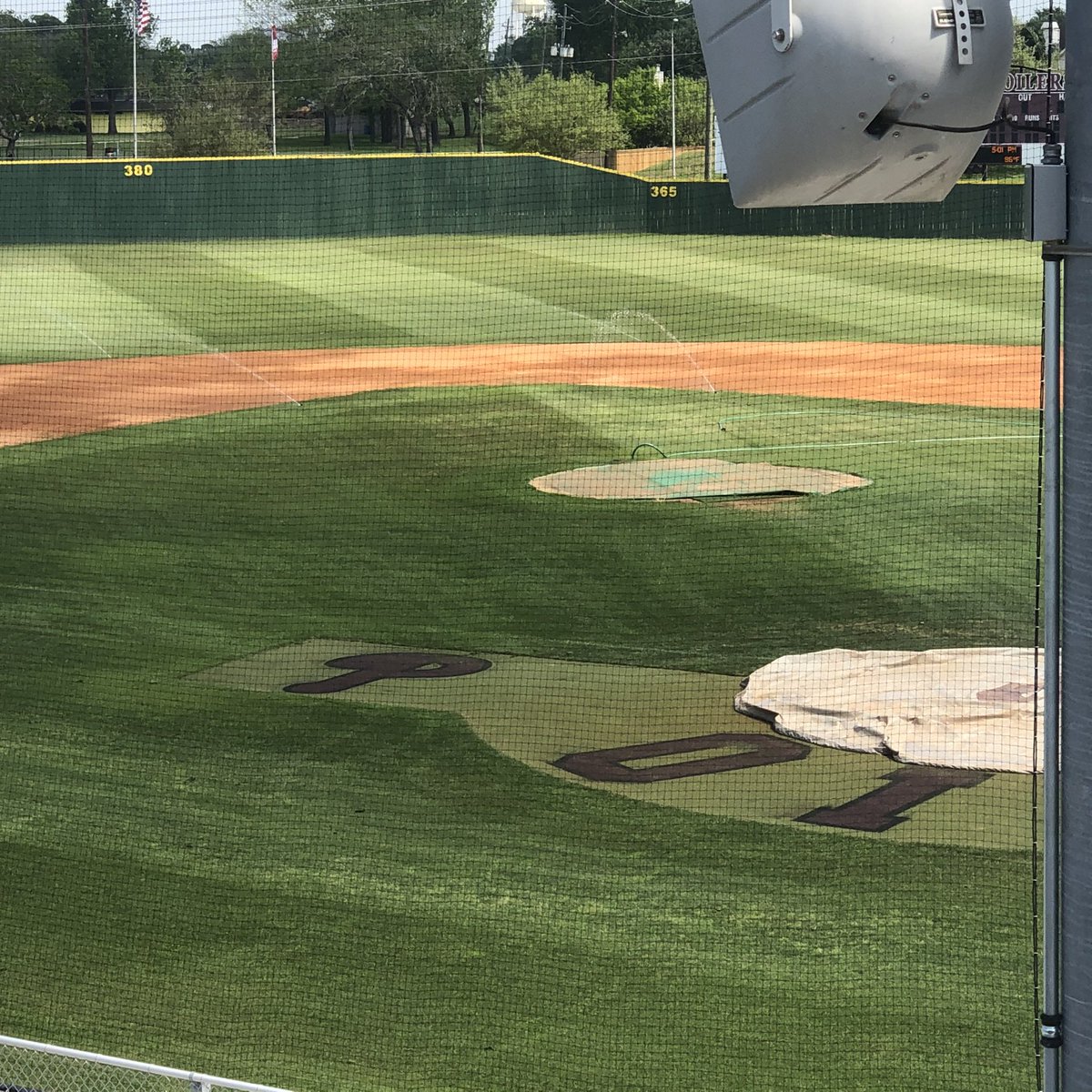drogers48's tweet photo. Hoping to get back to playing games!  Oiler Park is ready to go.  @TedDunnam @HTXAreaBaseball @H5AB @TxHS_Baseball @Oiler_Baseball @KPRC2RandyMc https://t.co/GaBSNqfE22